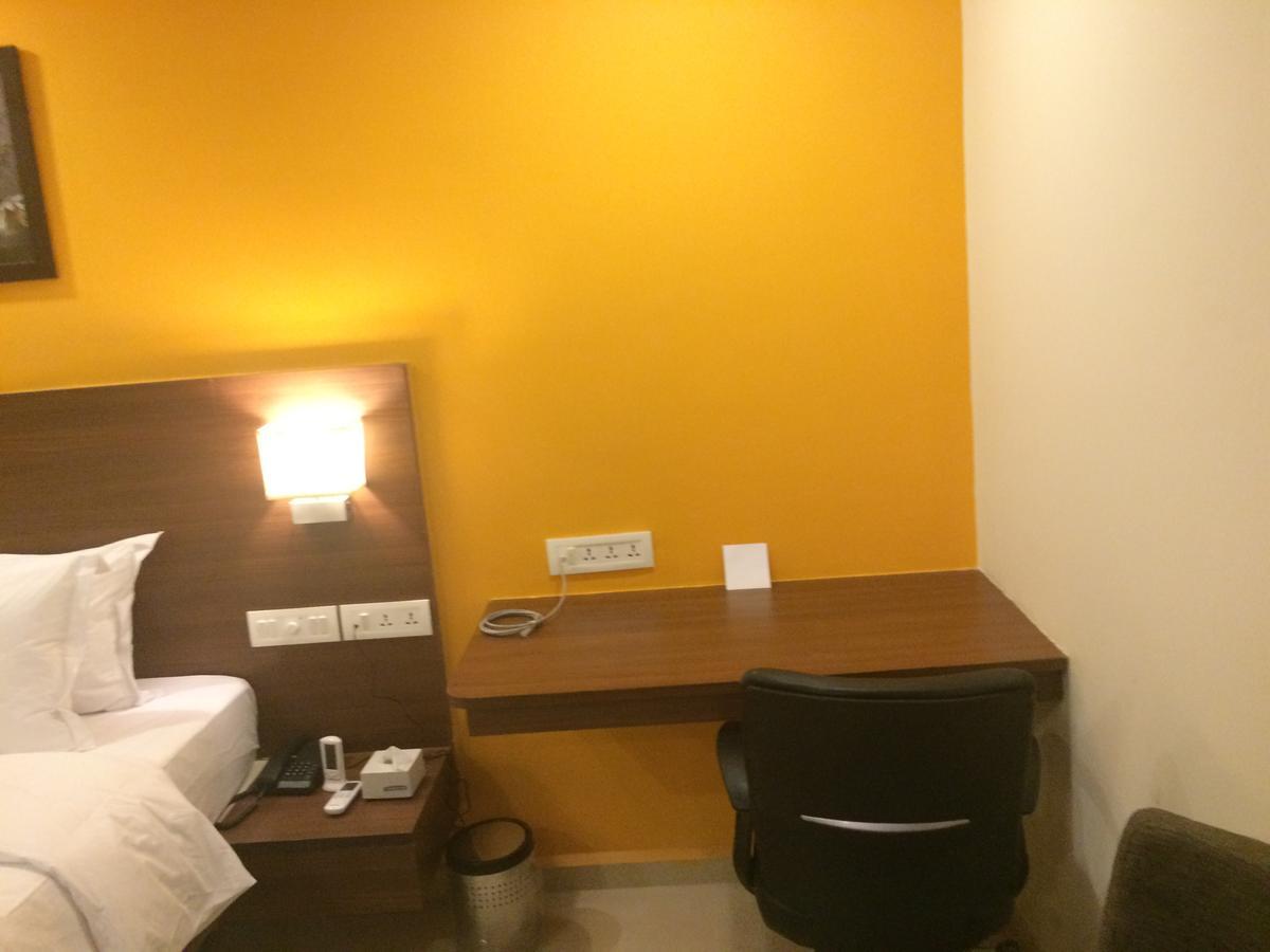 Best Western Alkapuri, Вадодара Экстерьер фото