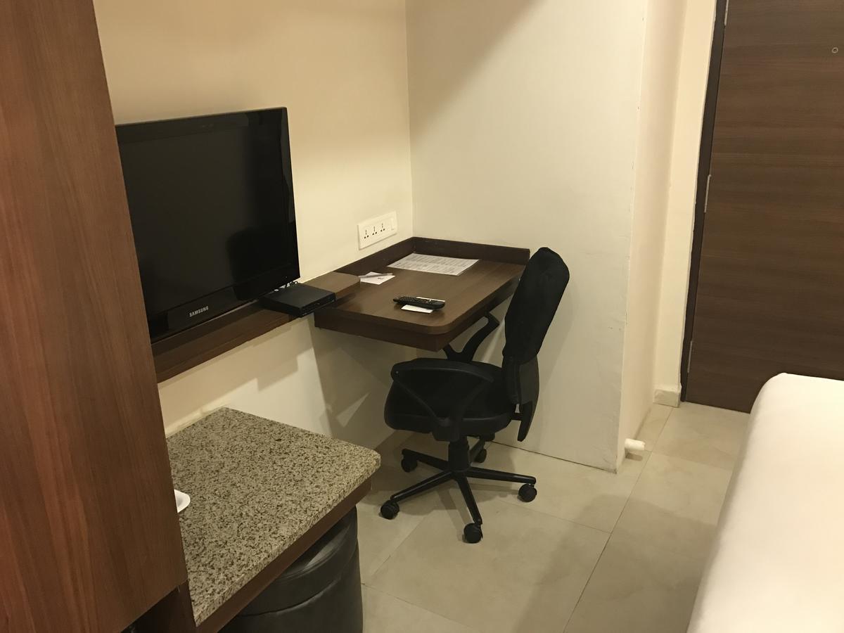 Best Western Alkapuri, Вадодара Экстерьер фото