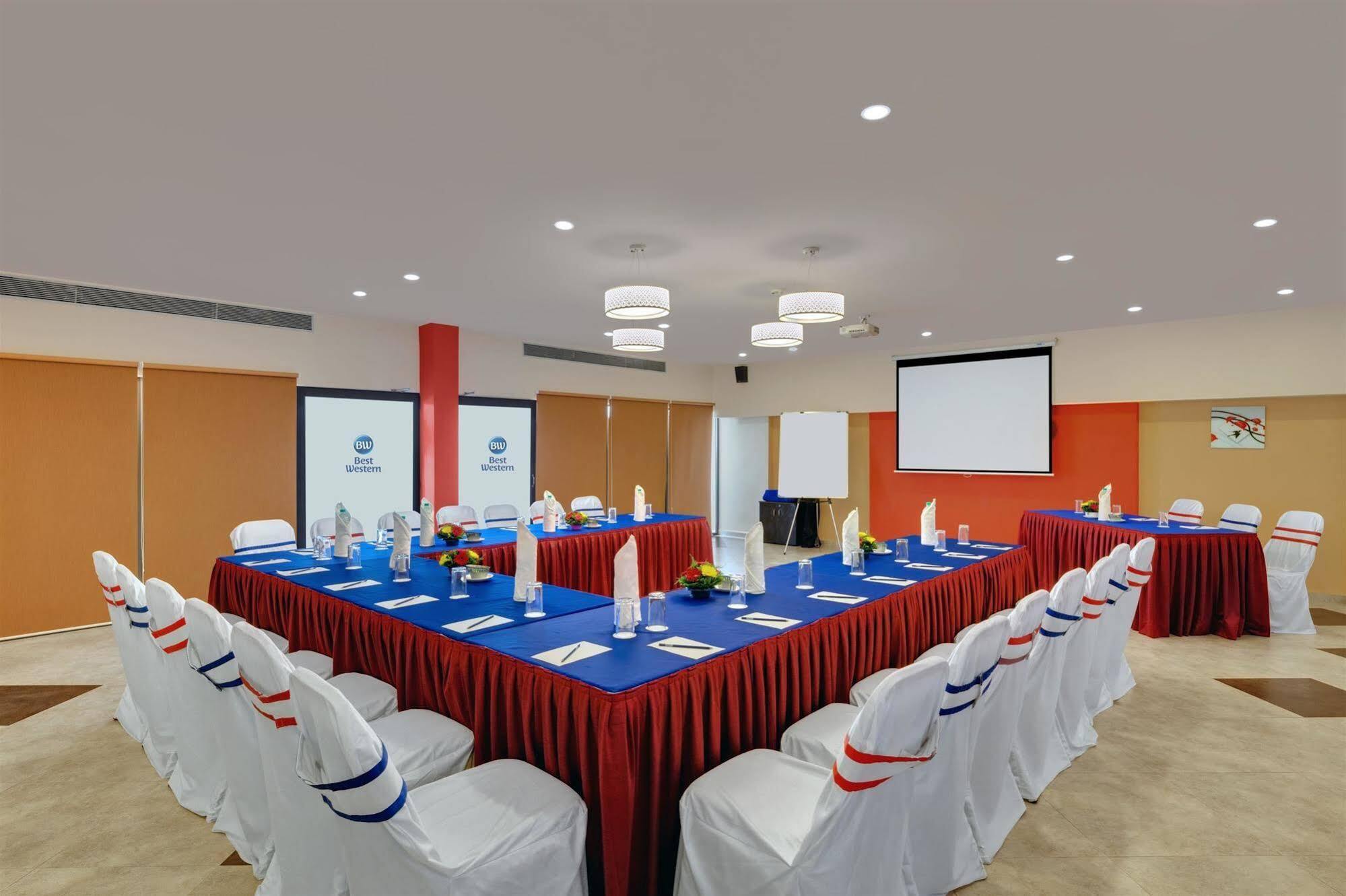 Best Western Alkapuri, Вадодара Экстерьер фото