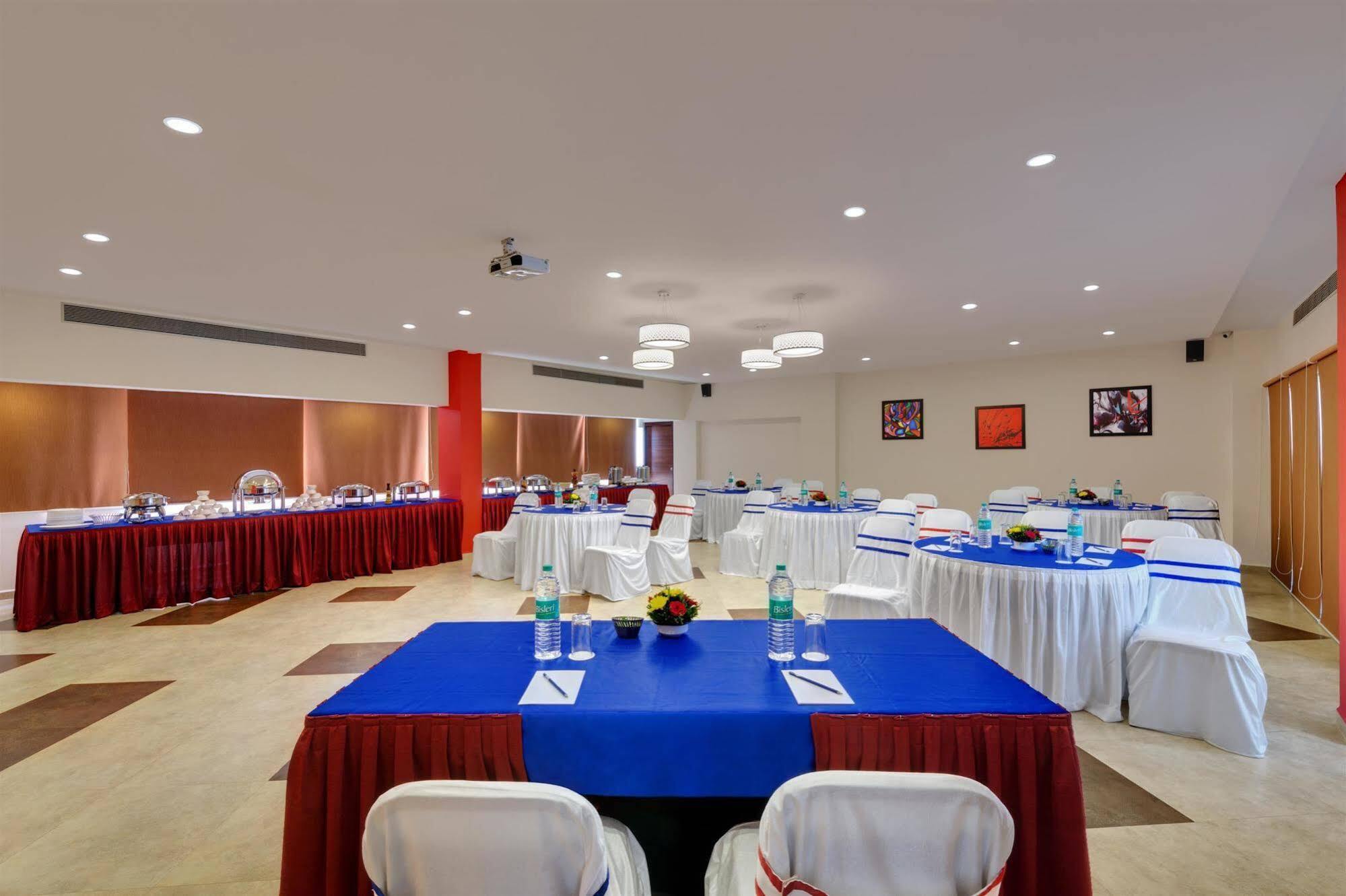 Best Western Alkapuri, Вадодара Экстерьер фото