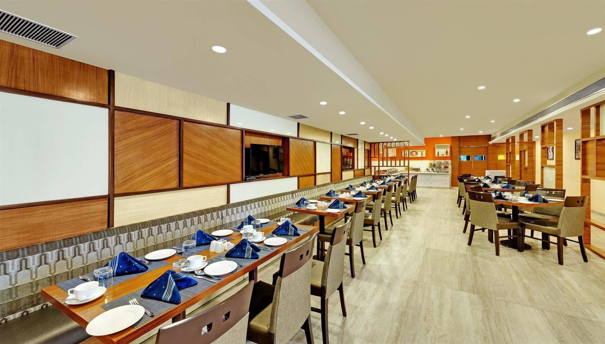 Best Western Alkapuri, Вадодара Экстерьер фото