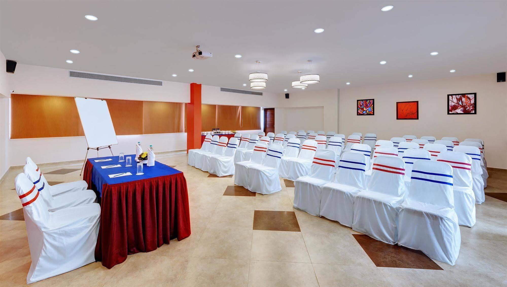 Best Western Alkapuri, Вадодара Экстерьер фото