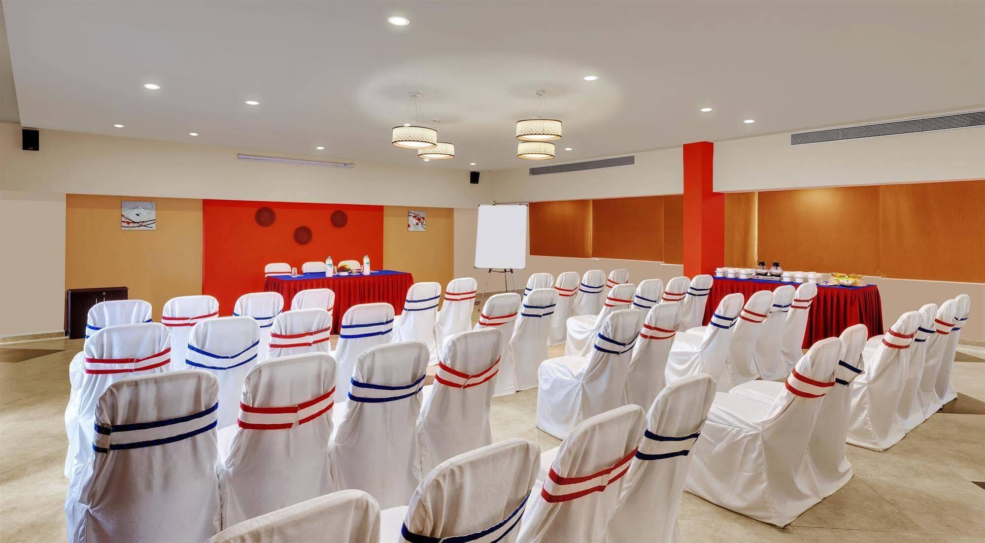 Best Western Alkapuri, Вадодара Экстерьер фото